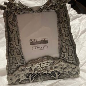 Peter, giraffe Knoxville picture frame